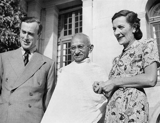 Gandhi with Britain's last Viceroy of India, and his wife